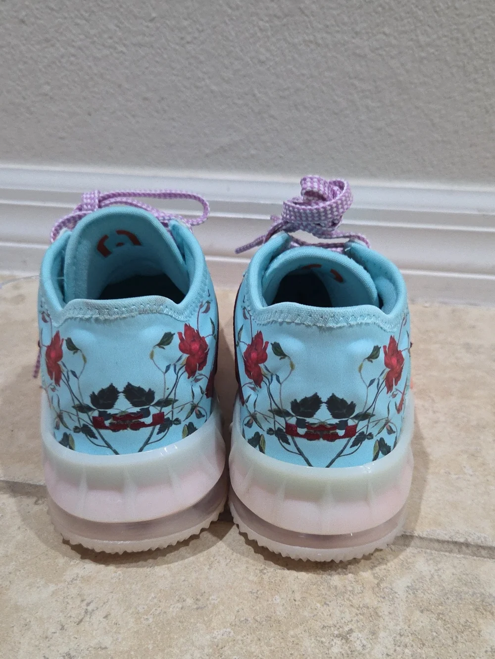 NIKE LeBron 18 Low x Mimi PlangeDaughters-Size:5Y